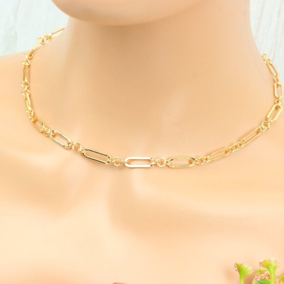 "Minimalist & Elegant Necklace Chain – Perfect for Women & Girls | UNVRC1531 - Picture 2 of 10